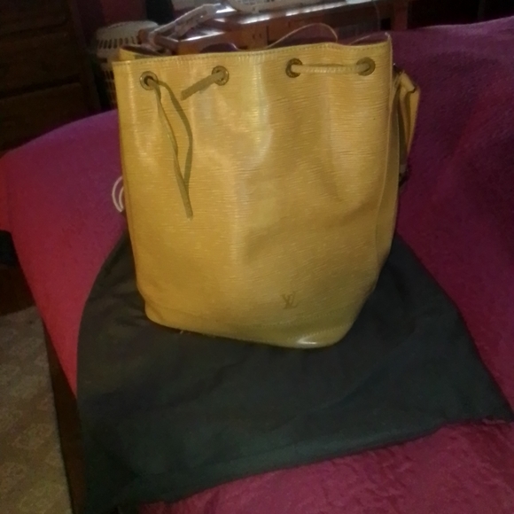 1994 Louis Vuitton Epi Noe Yellow (Authentic) - Picture 12 of 12